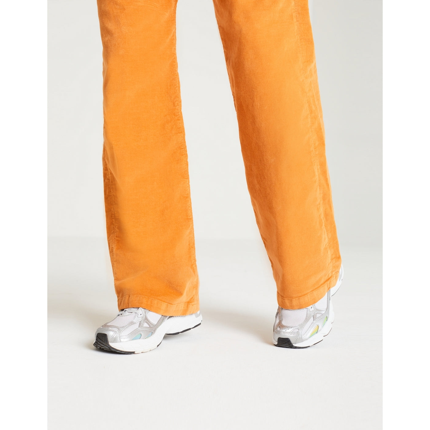 Pantalón Baggy Bari Velvet - Pecan Brown - Mujer
