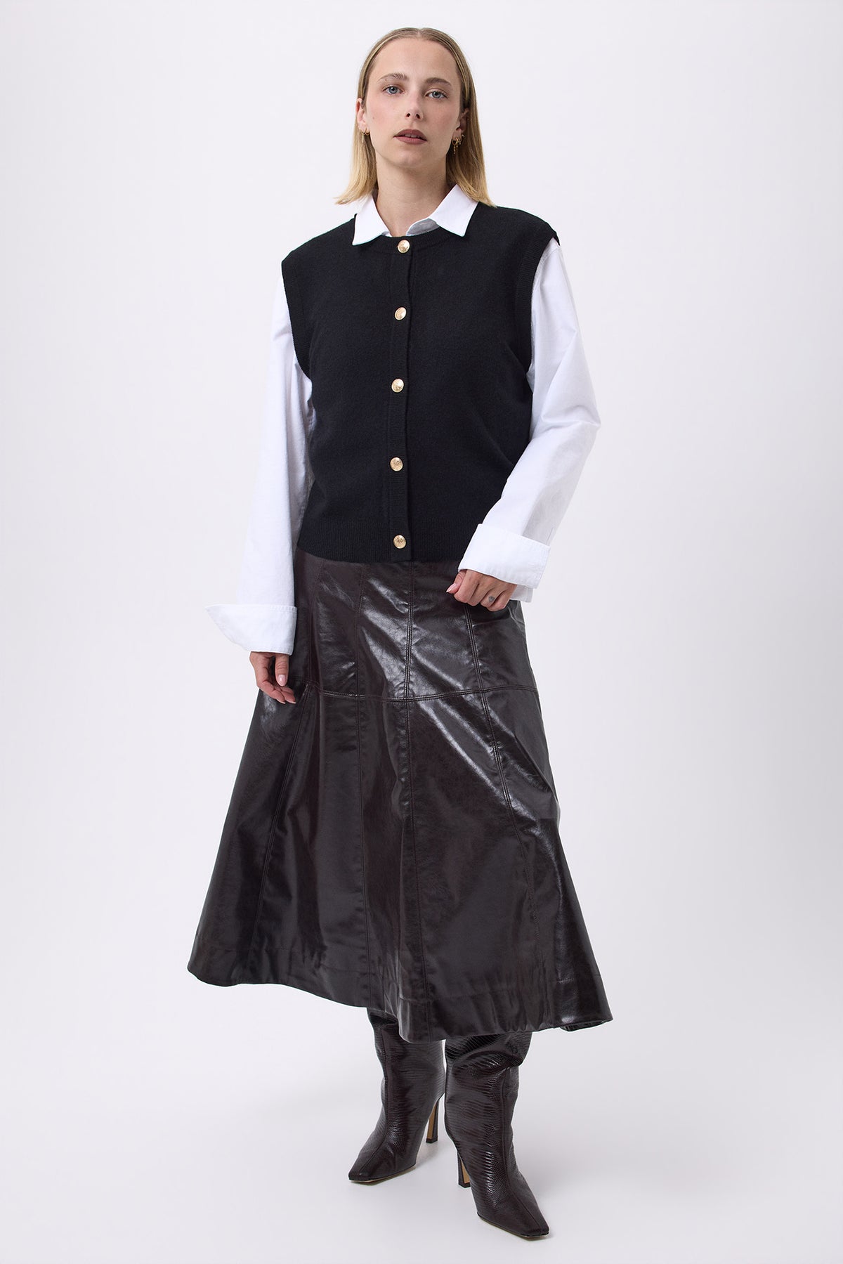 Oversized vest met ronde hals en gouden knopen mouwloos F Bari - Zwart - Dames