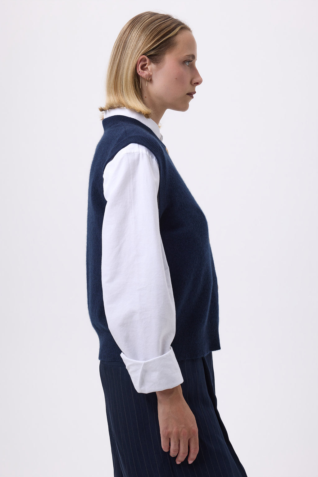 Cárdigan oversize de cuello redondo con botones dorados sin mangas F Bari - Azul marino - Mujer