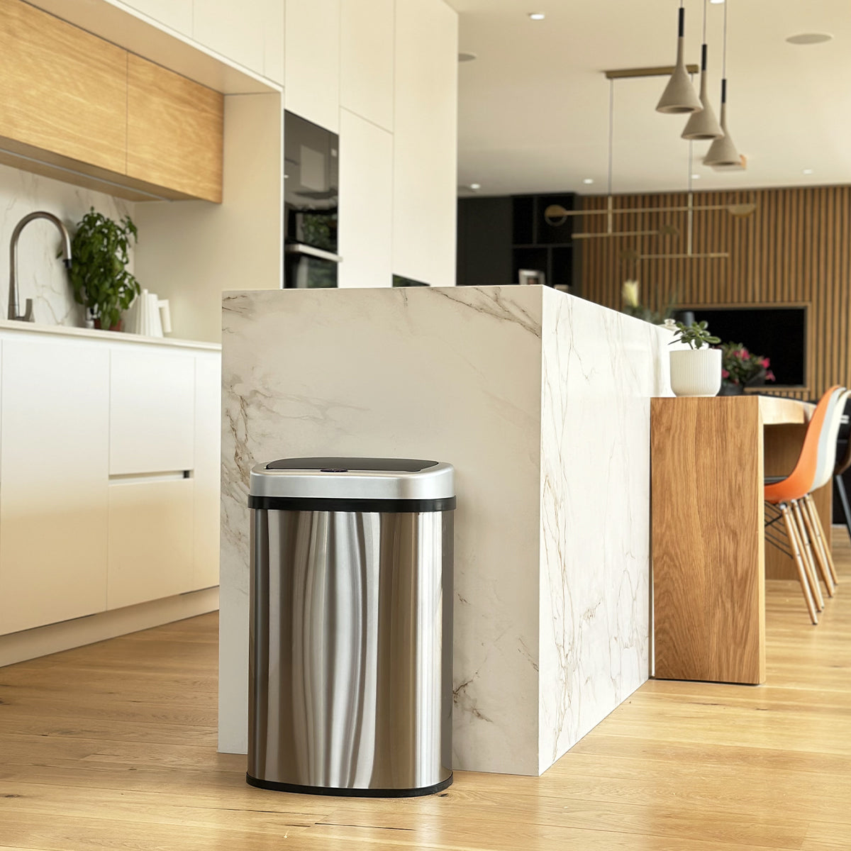 Papelera automática Majestic de acero inoxidable - 58L - Plata