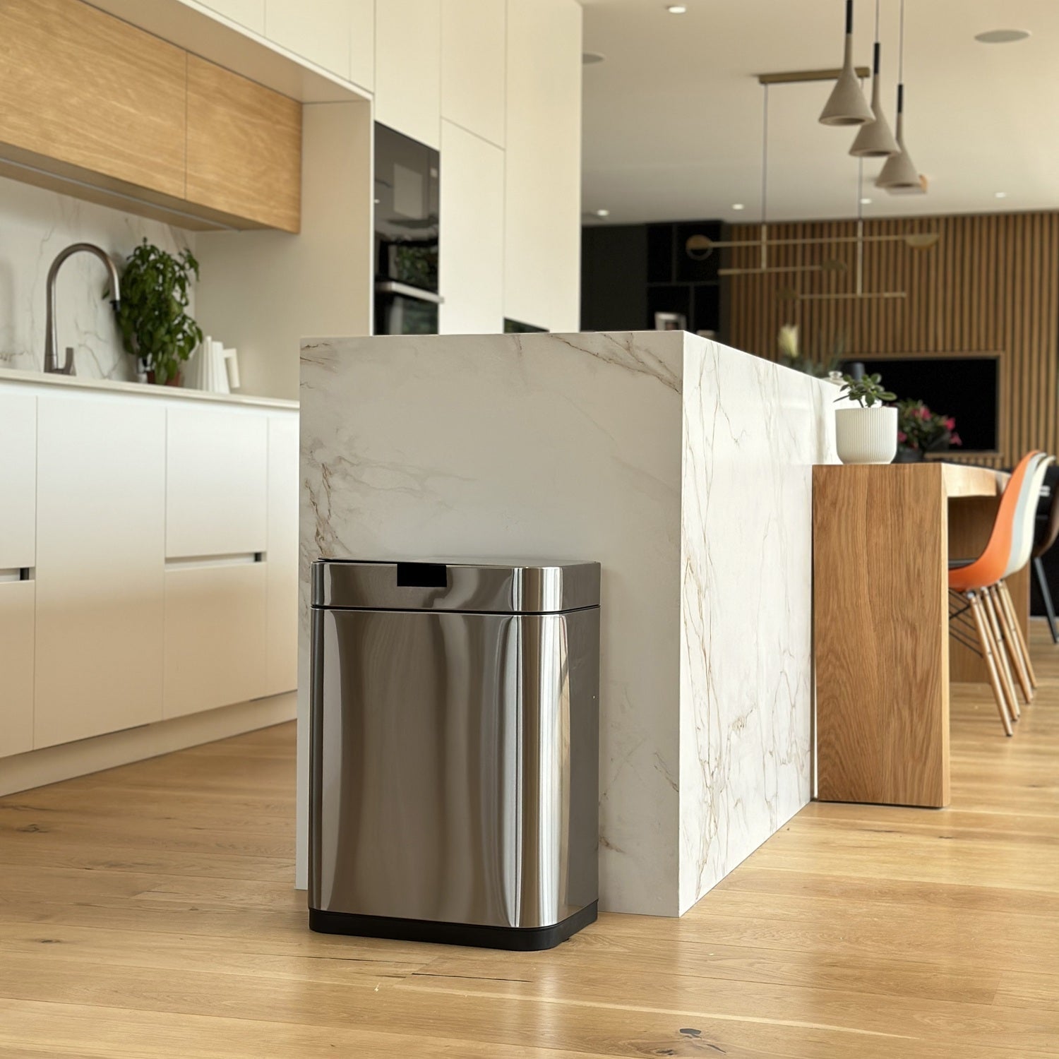 Papelera de cocina automática de diseño DAYTONA 60L en acero inoxidable con fleje