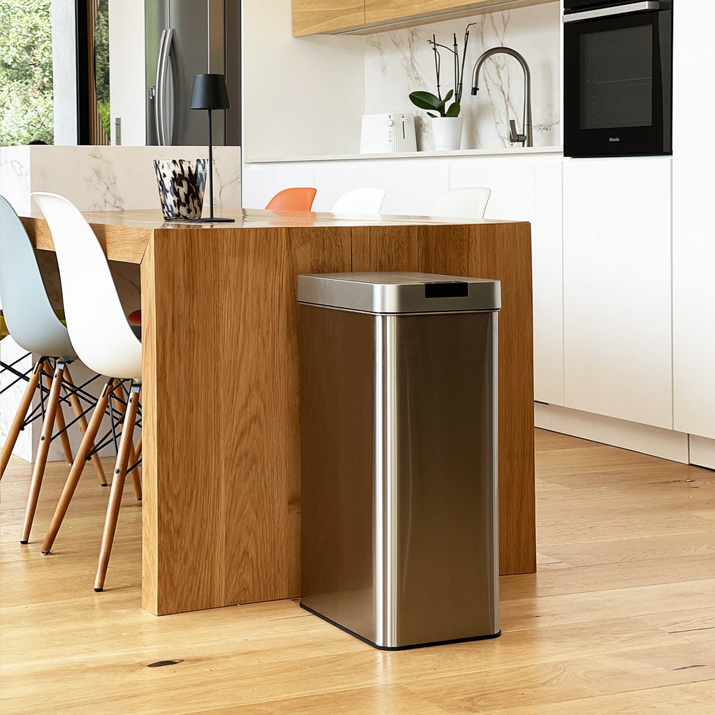 SILVERLAKE 70L automatic kitchen trash can in stainless steel with strapping Large capacity butterfly opening