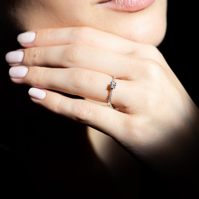 Bague "Dis-Moi Oui" - Diamant :0,25Ct/1+ 0,07Ct/14 - Or Blanc