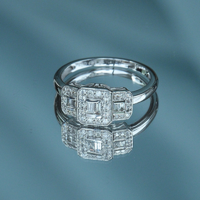 Blanc Sortija "Les Princesses" Diamantes: 0,25Ct/38 - Oro 750/1000