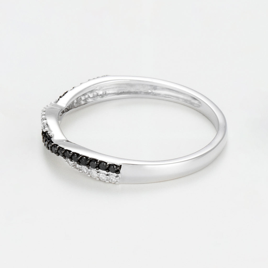 Anillo "En Blanco Y Negro" Diamantes Blancos: 0.075Ct/20 Diamantes Negros: 0.075Ct20 - Oro Blanco 375/1000