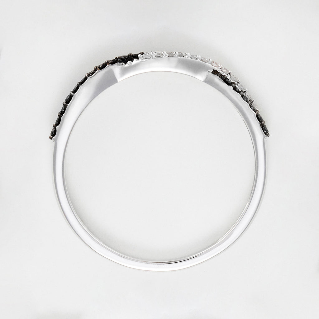 Anillo "En Blanco Y Negro" Diamantes Blancos: 0.075Ct/20 Diamantes Negros: 0.075Ct20 - Oro Blanco 375/1000