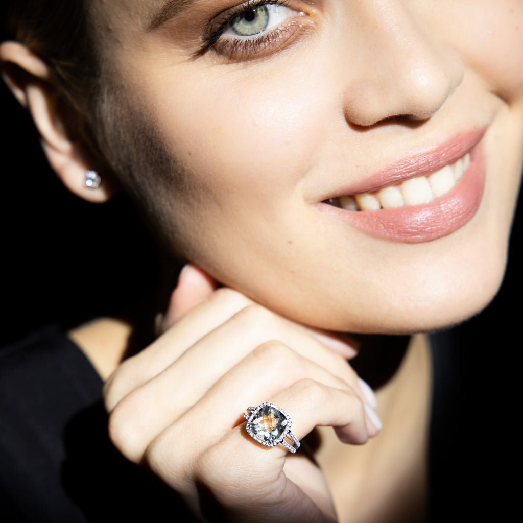 Anillo “Divina Amatista Verde” – Oro Blanco 375/1000