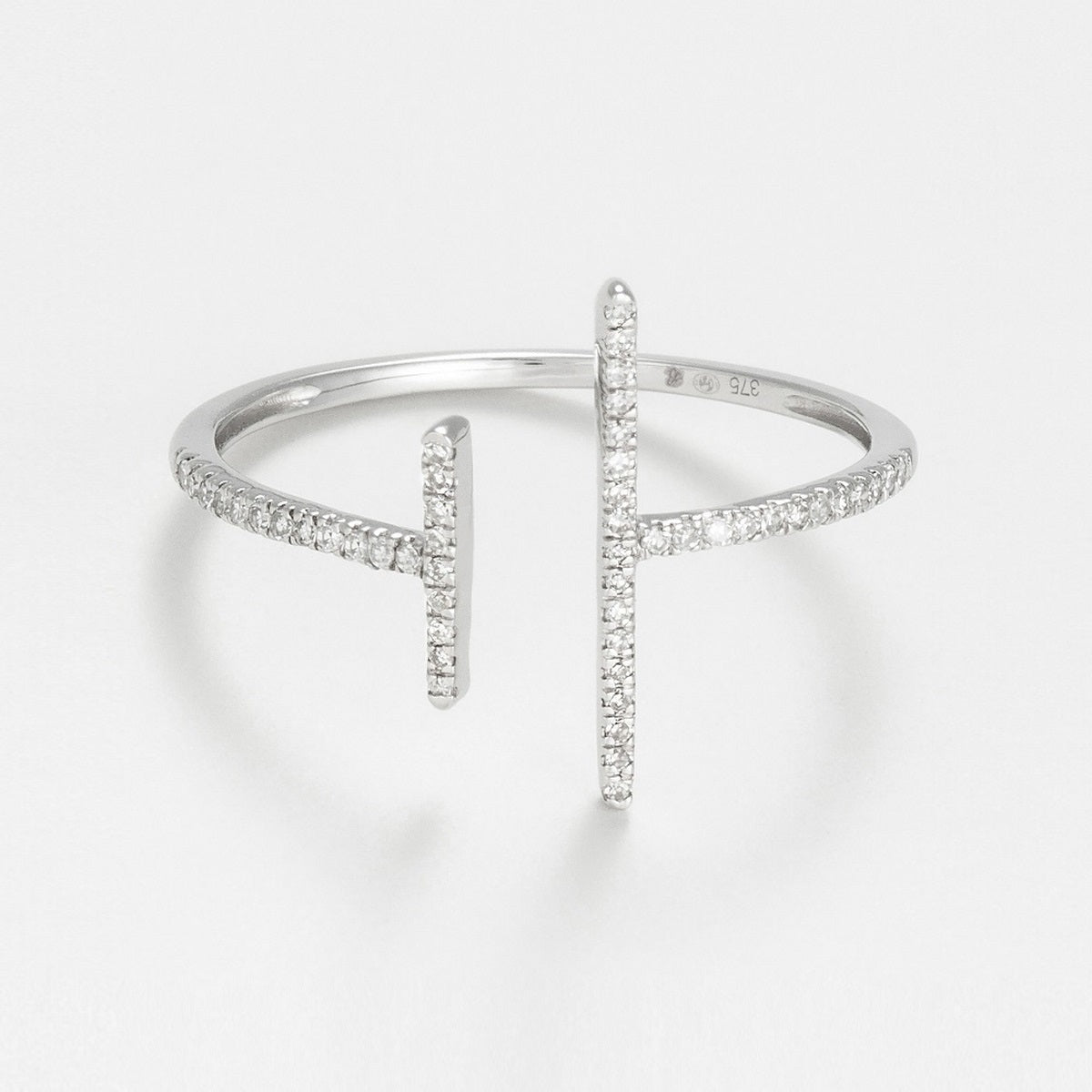 Bague "Parallèle Asymétrique" D0,1Ct/50 - Or Blanc