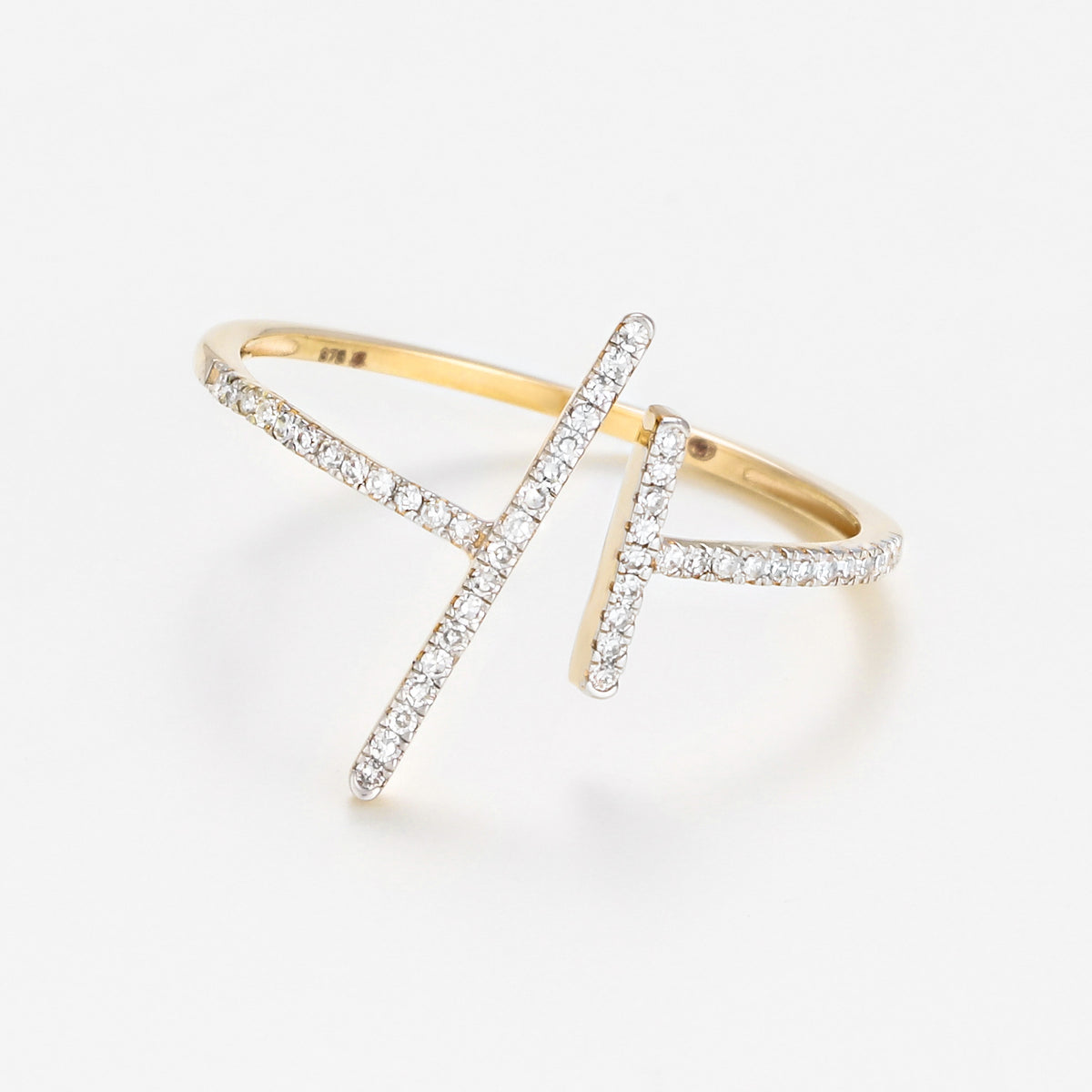 Bague "Parallèle Asymétrique" D0,1Ct/50