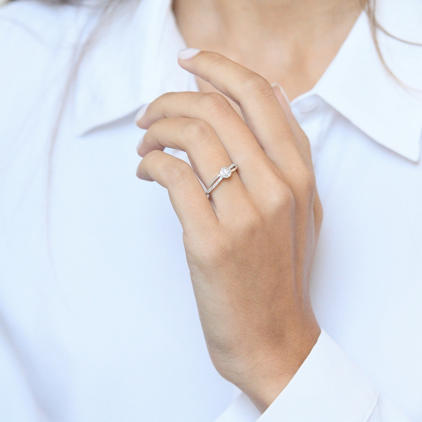 "The Chosen One" Ring, Diamonds 0.21/30 - 375/1000 White Gold