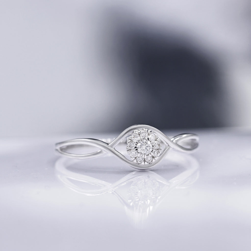 "Touch Of Magic" Ring with 0.11/10 Diamonds - 375/1000 White Gold
