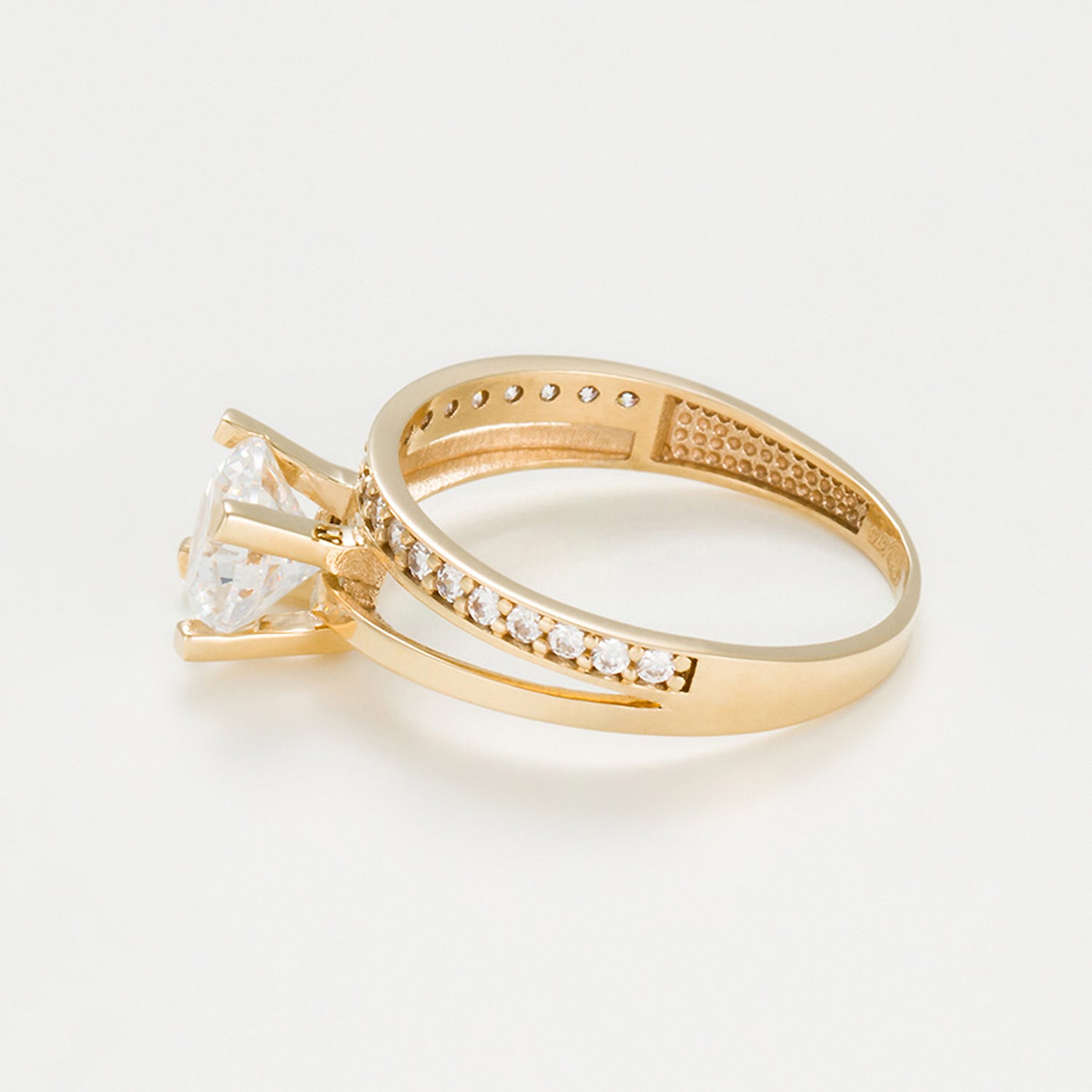 Anillo "Majestueuse" - Oro Amarillo 375/1000 y Circonio