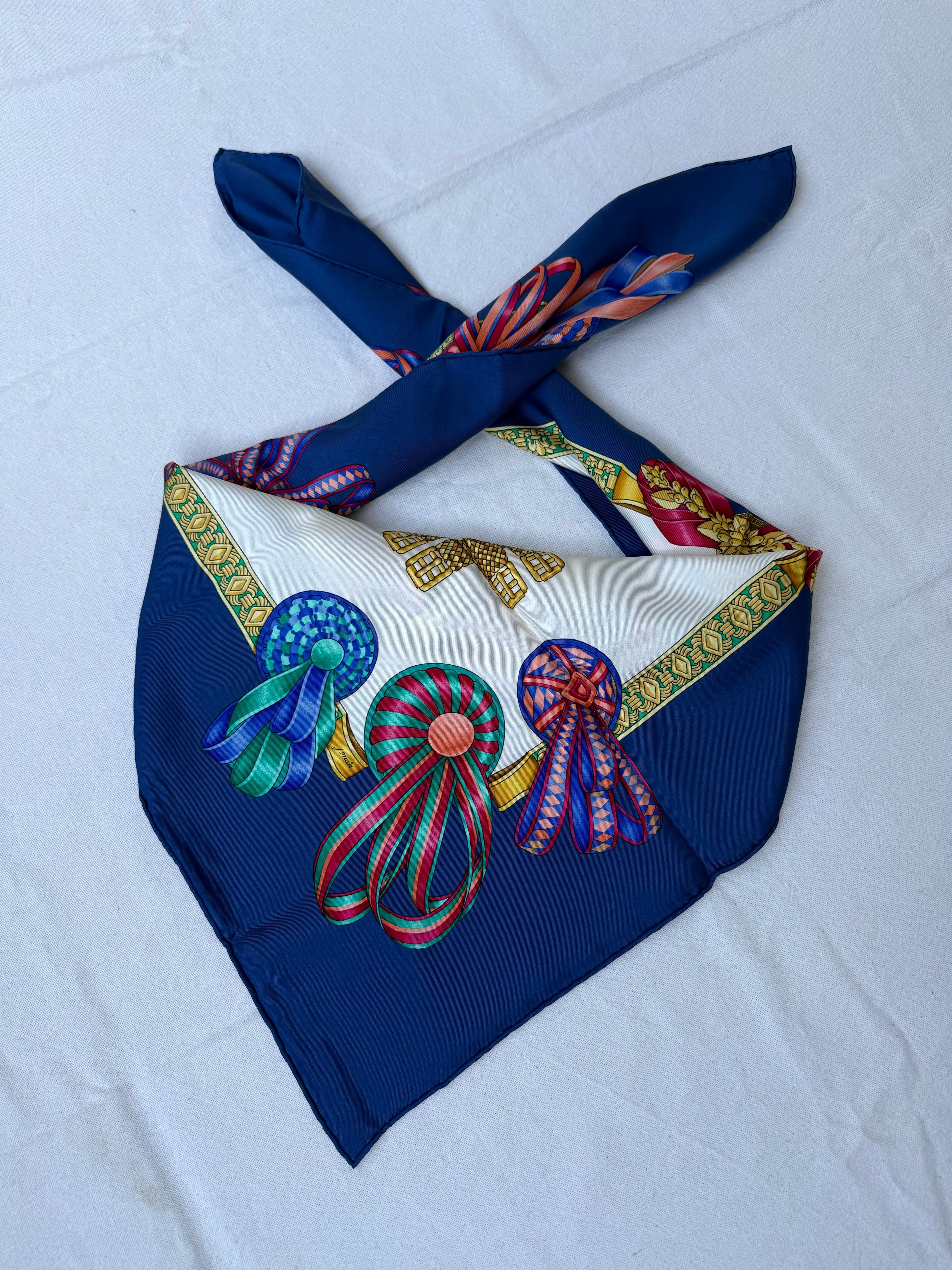 Foulard Hermès – Modèle Les Rubans Du Cheval