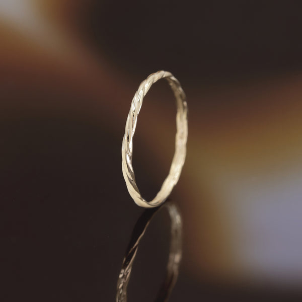 “Adolie” Ring 375/1000 Yellow Gold