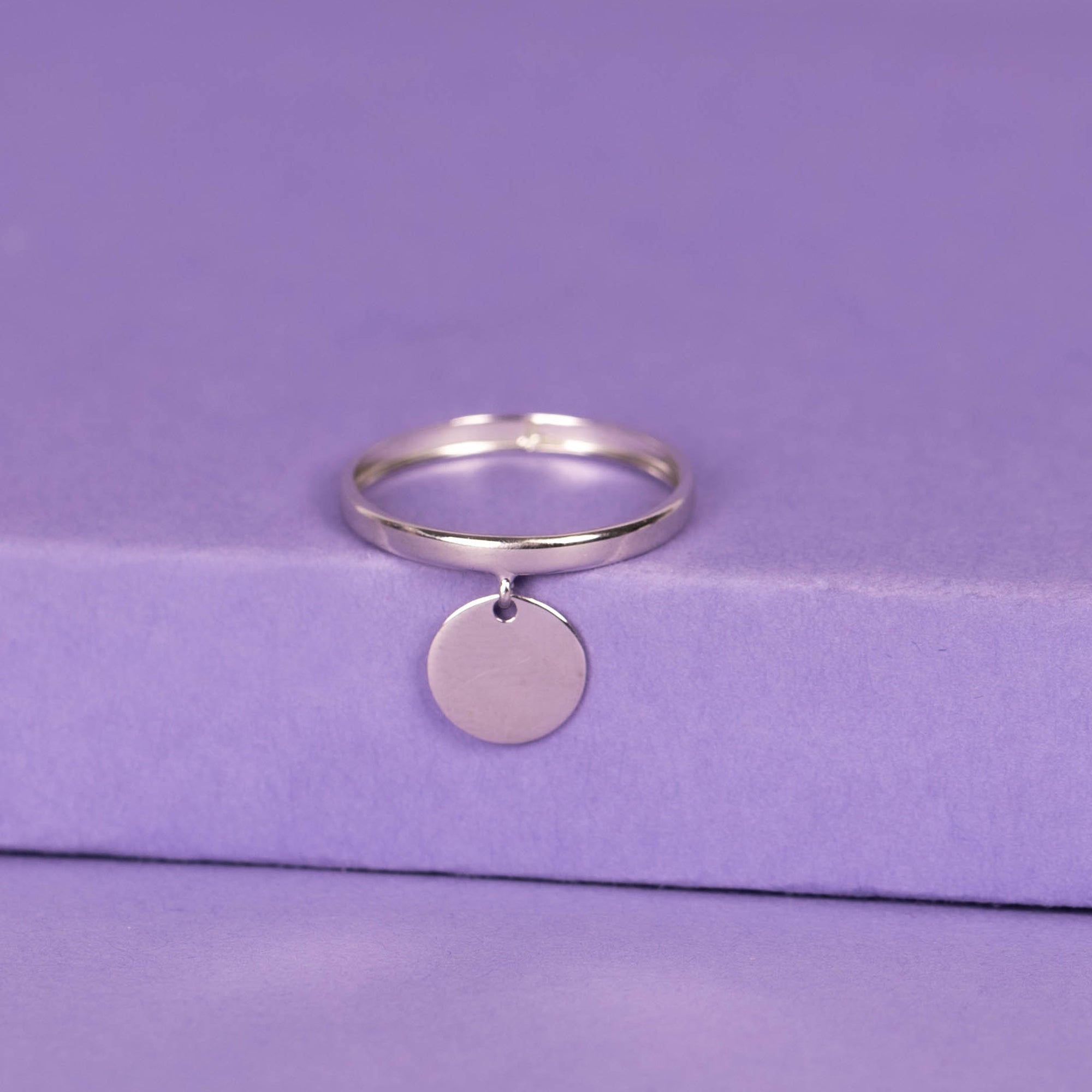 Anillo “Medallón” – Oro blanco 375/1000