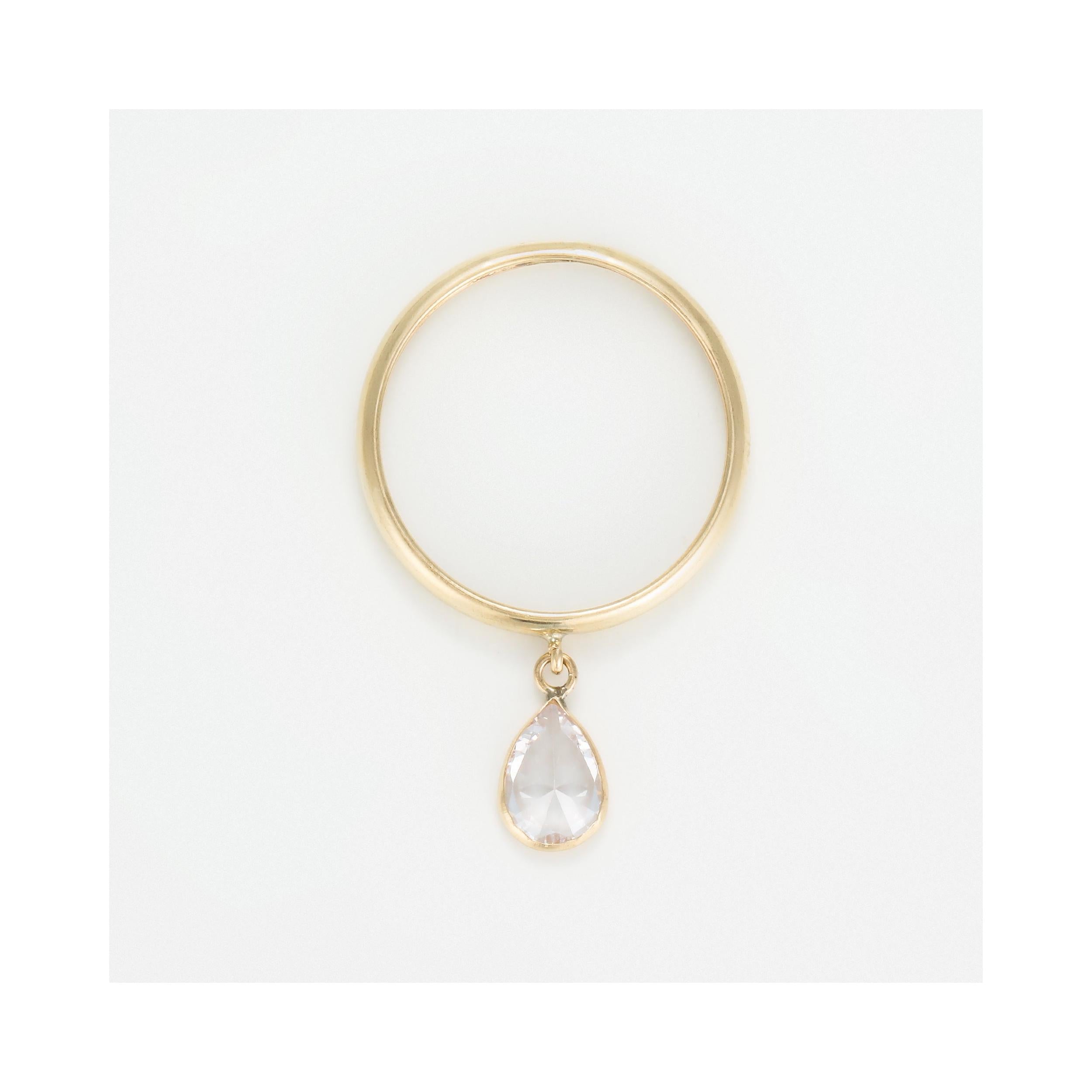 "White Medallion" Ring in 375/1000 Yellow Gold and Zirconium