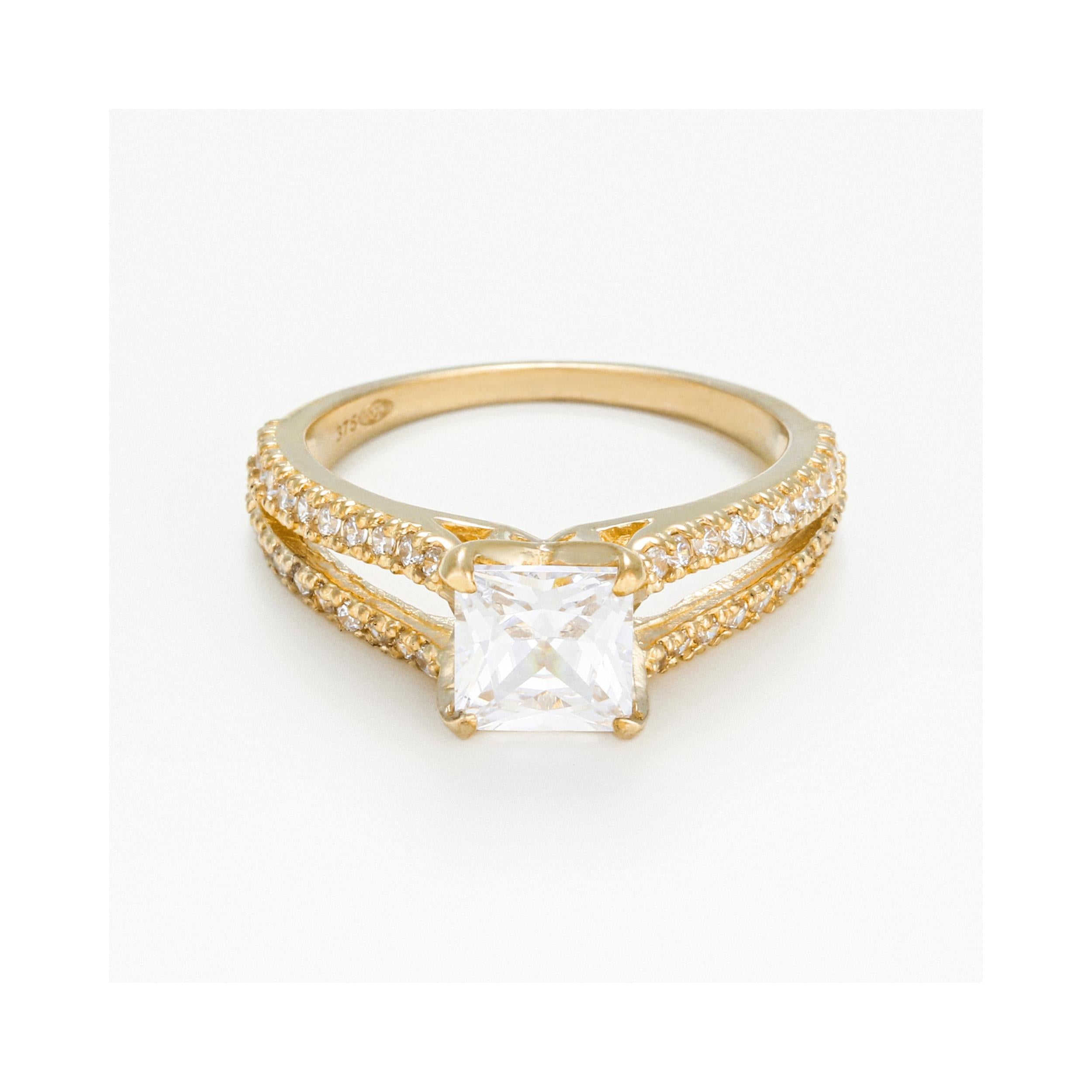 "La Merveilleuse" Ring in 375/1000 Yellow Gold and Zirconium