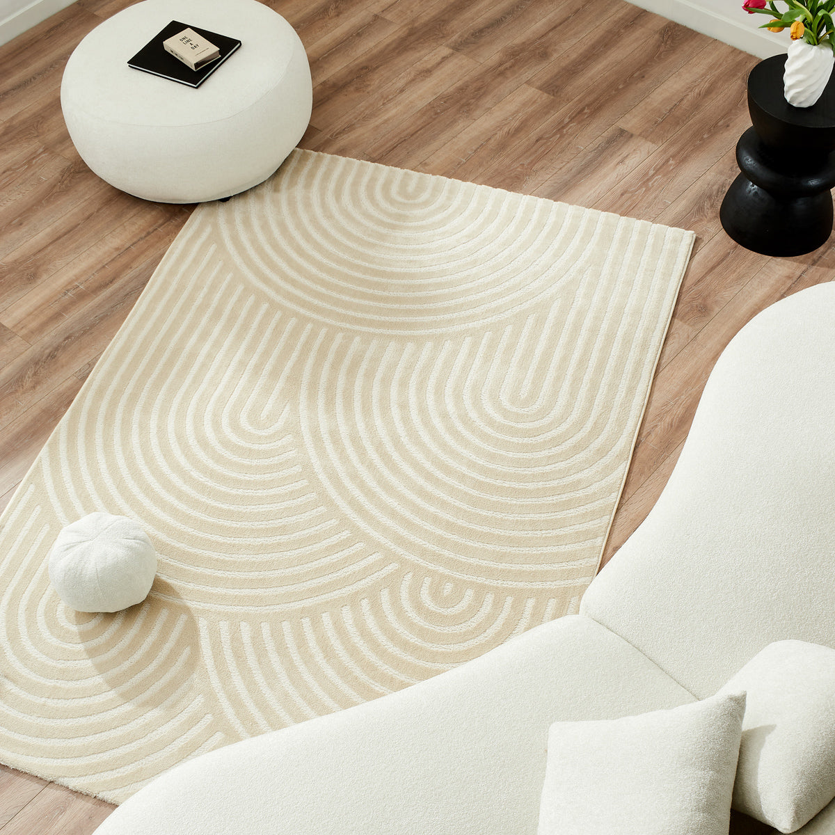 Cream rainbow rug with embossed long pile: BIA157CRE BIANCA