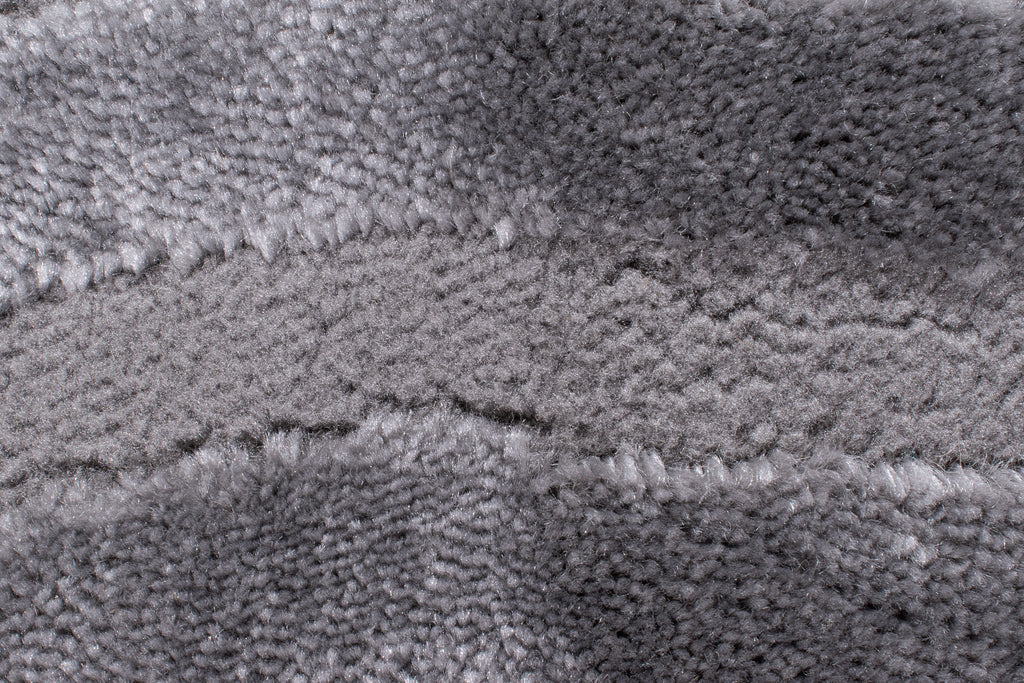 Alfombra con motivos geométricos en pelo en relieve gris: BIA159GRI BIANCA