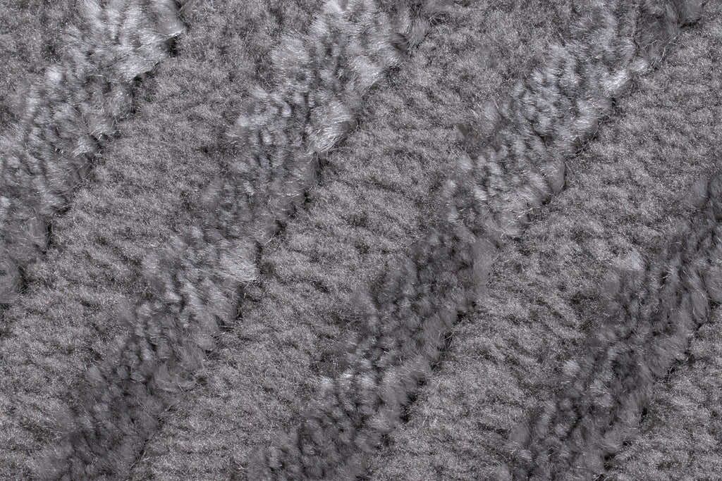 Alfombra con motivos geométricos en pelo en relieve gris: BIA159GRI BIANCA