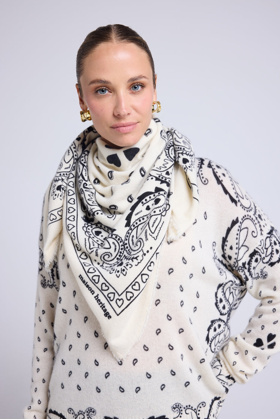 Pañuelo Bandana Unisex 90*90 En Cachemira - Blanco Negro