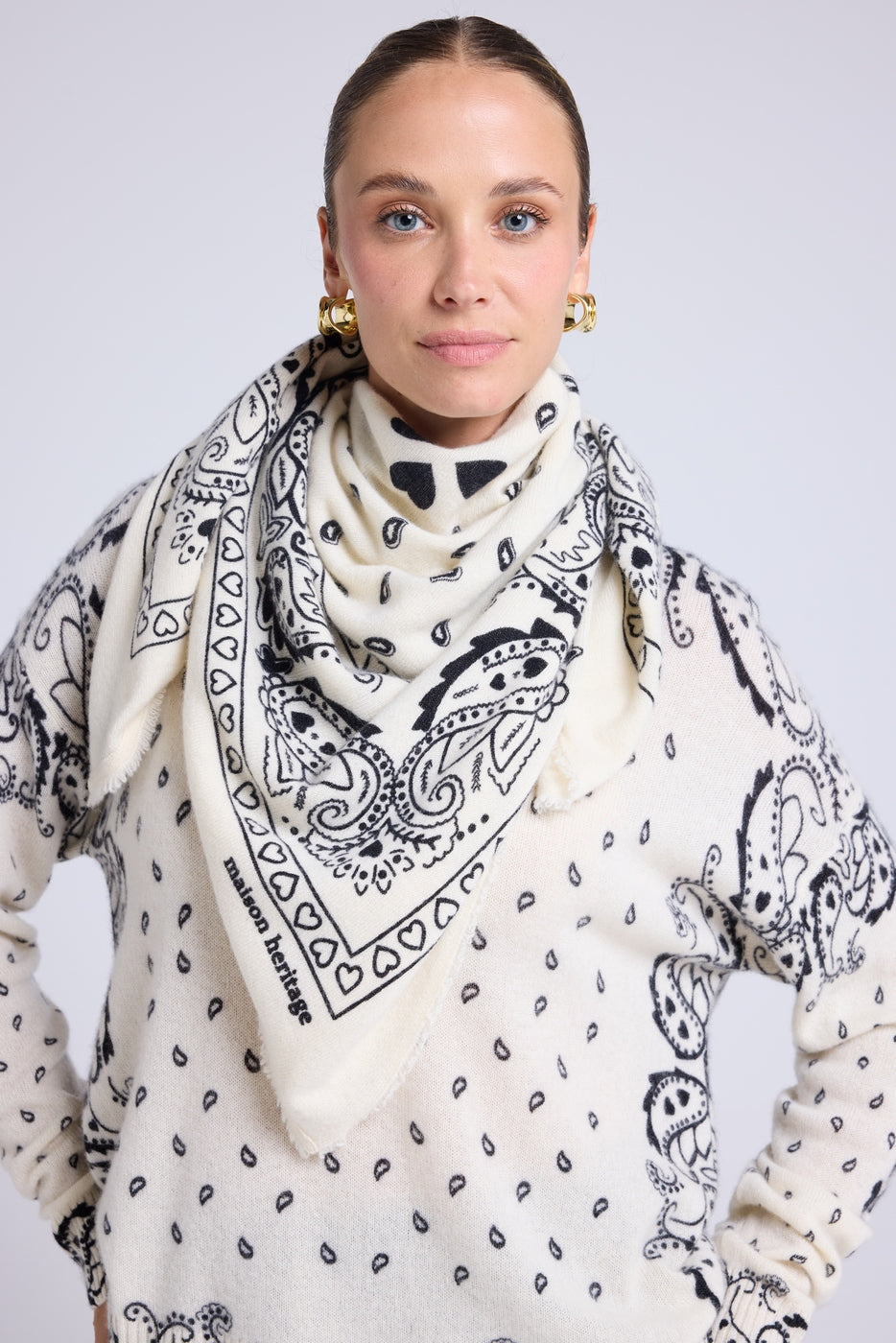 Pañuelo Bandana Unisex 90*90 En Cachemira - Blanco Negro