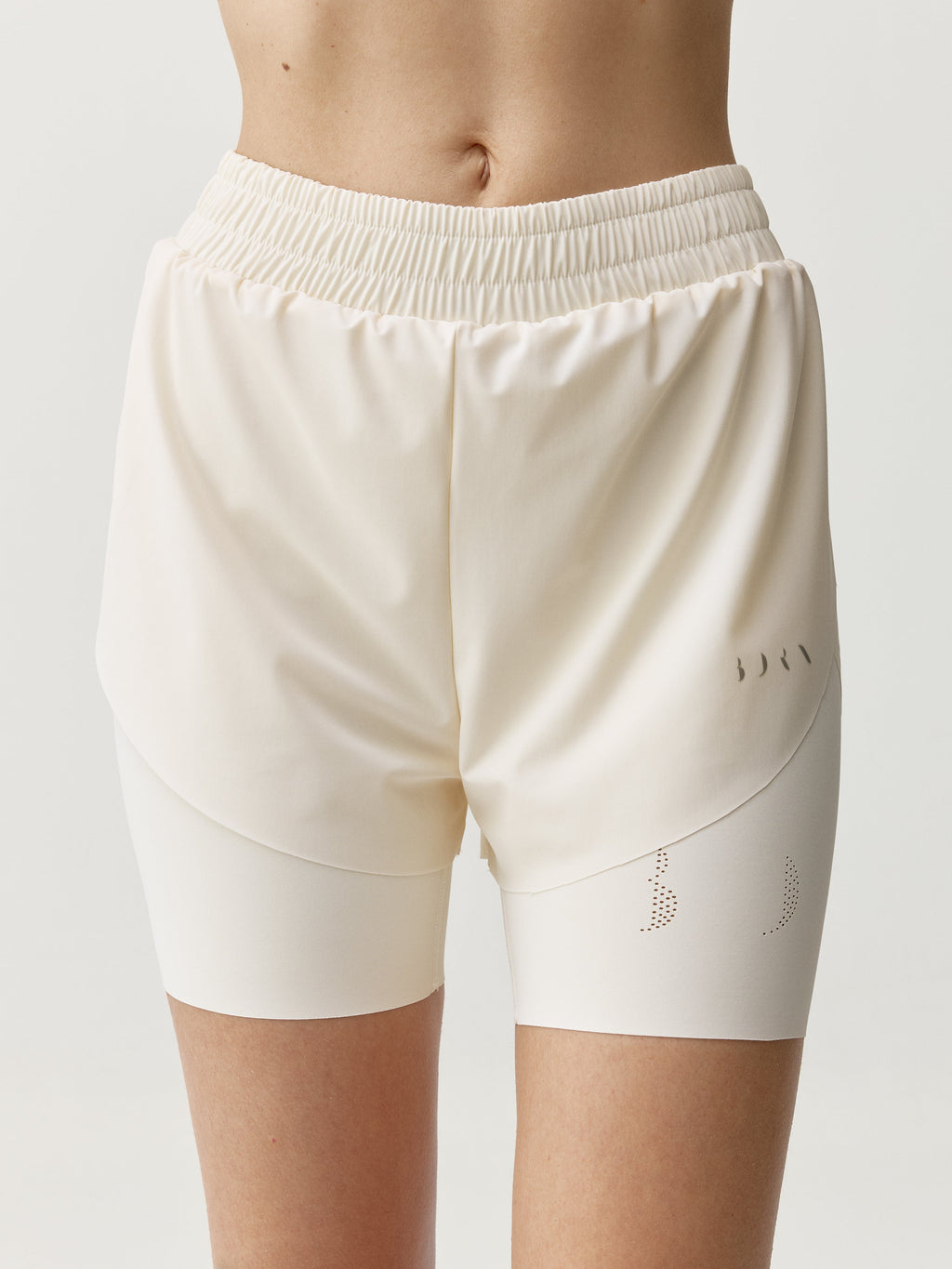 Short Bikila - Tiza Blanca - Mujer