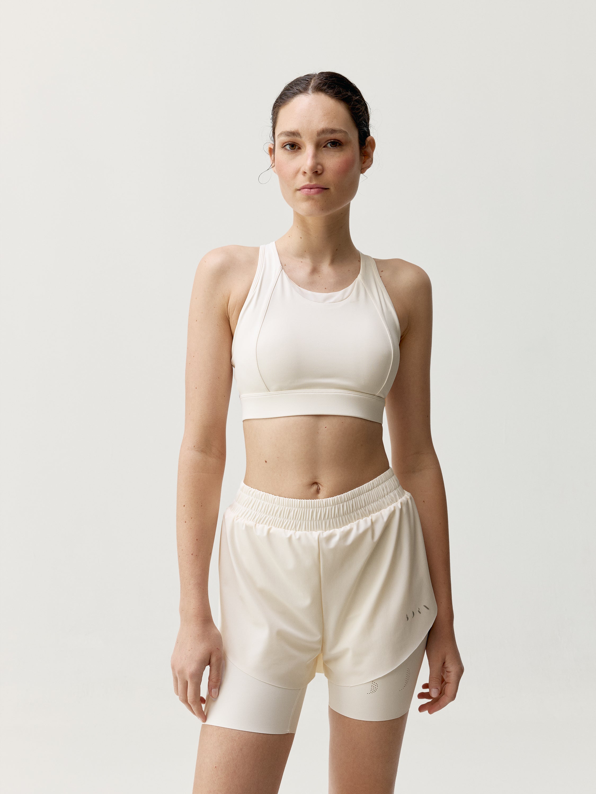 Short Bikila - Tiza Blanca - Mujer