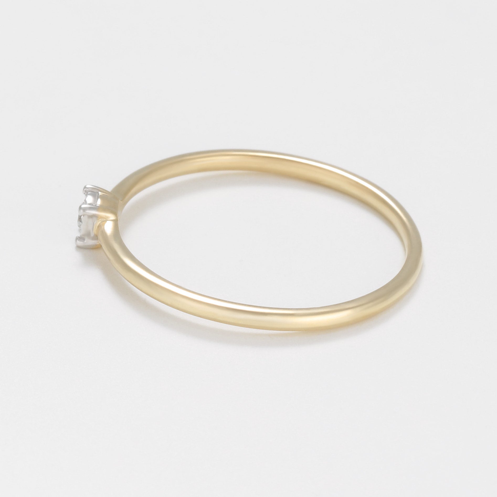 "Fivia" Ring, D 0.02/1 - 375/1000 Yellow Gold