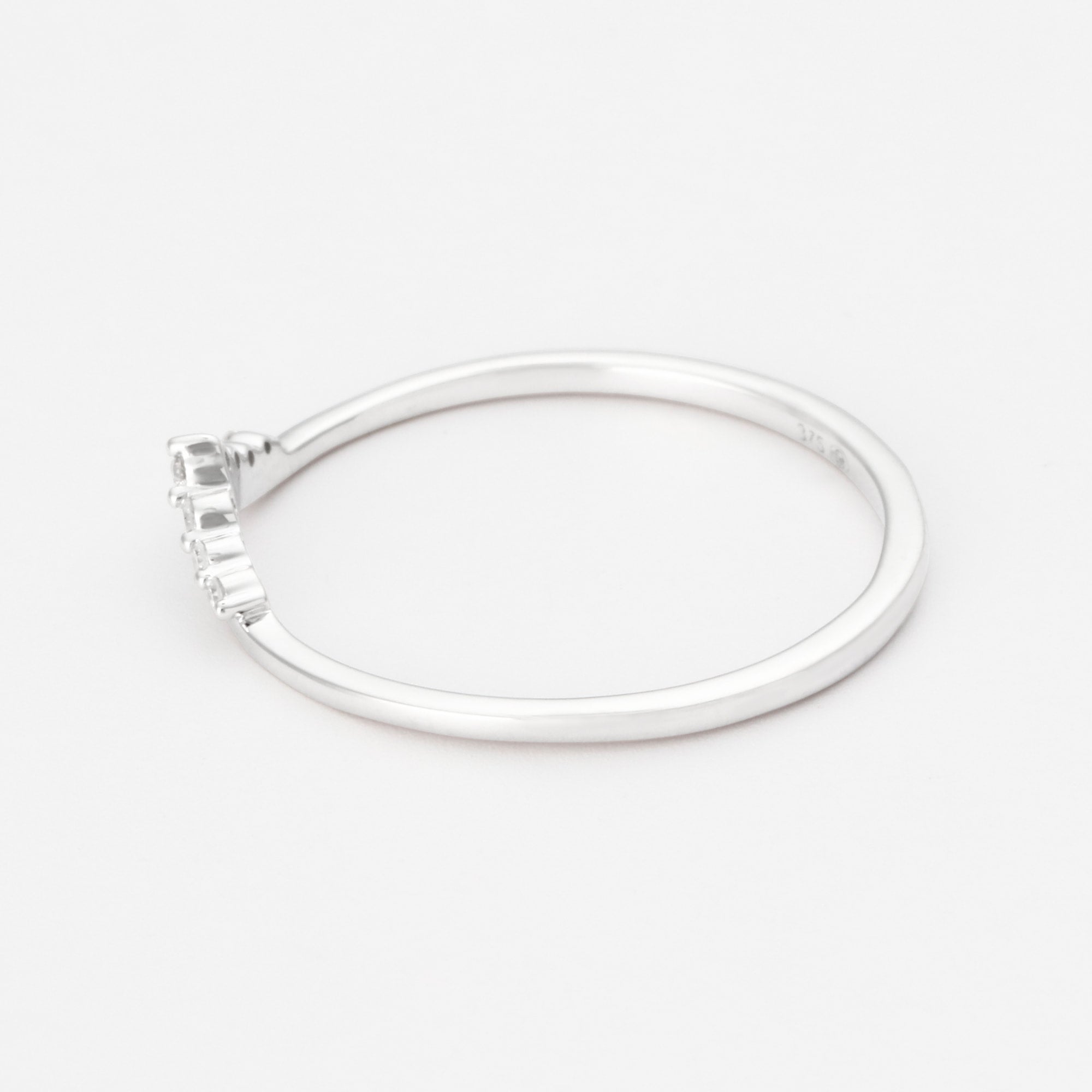 Anillo “Tesoro Opalescente” D0.03/7 – Oro blanco