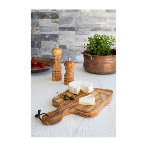 Planche À Découper Rustique D’Olives De Taille Moyenne