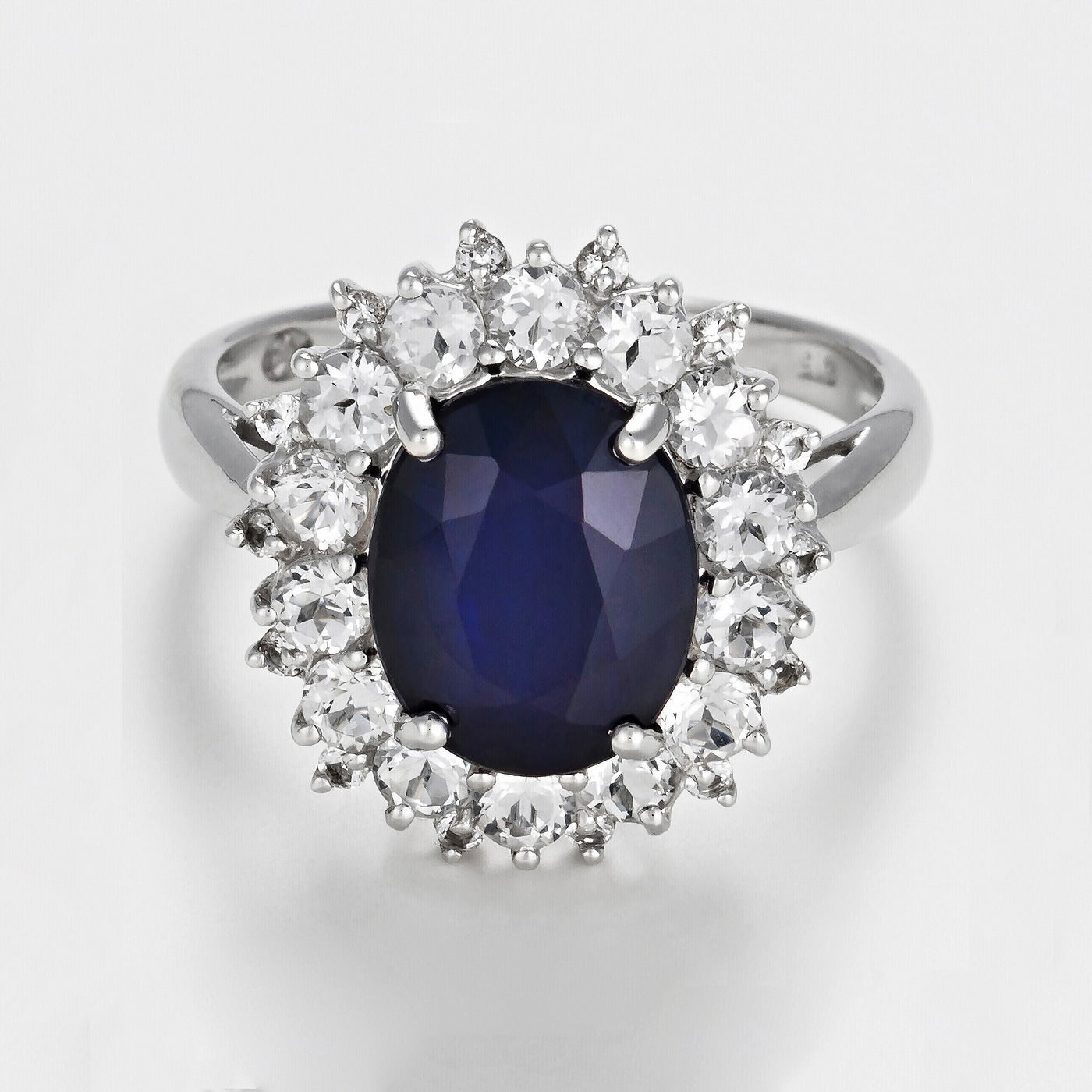 Anillo “Sol Azul” – Oro blanco 375/1000