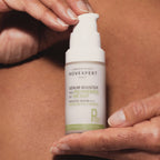 Booster-Serum gegen Pigmentflecken mit Grüntee-Polyphenolen