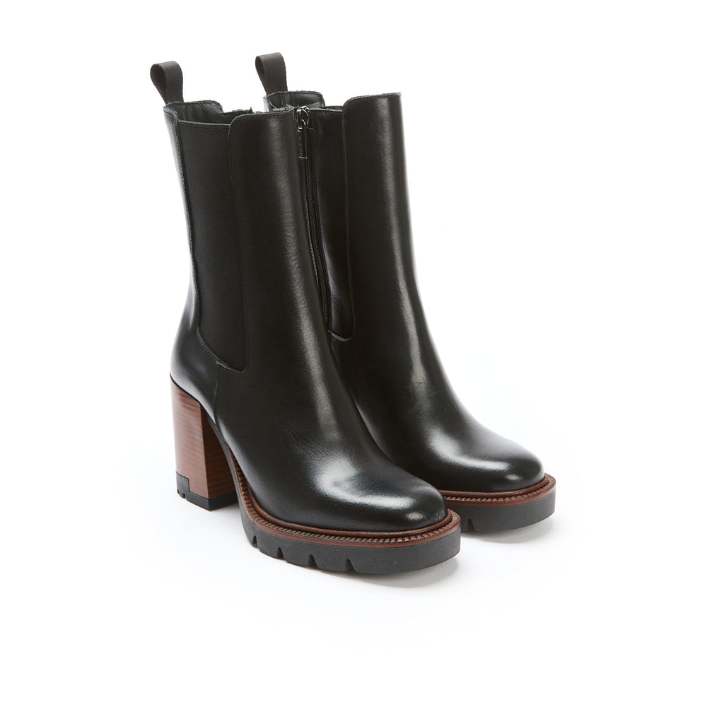 Heeled Chelsea Boots - Black - Women
