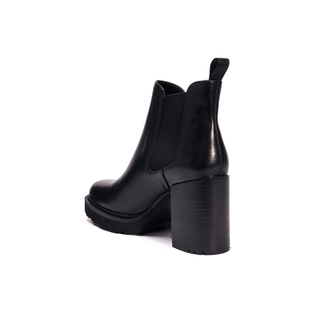 Heeled Chelsea Boots - Black - Women
