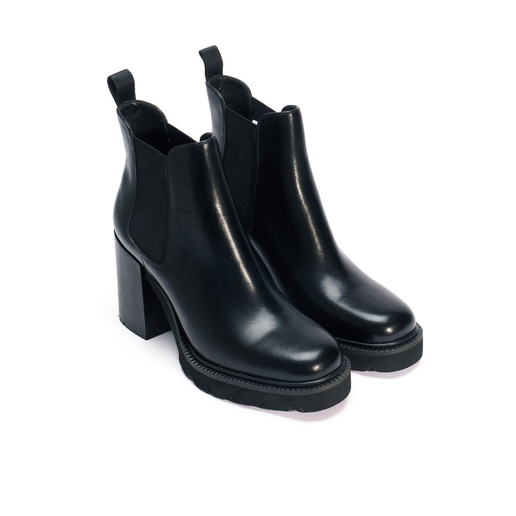 Heeled Chelsea Boots - Black - Women