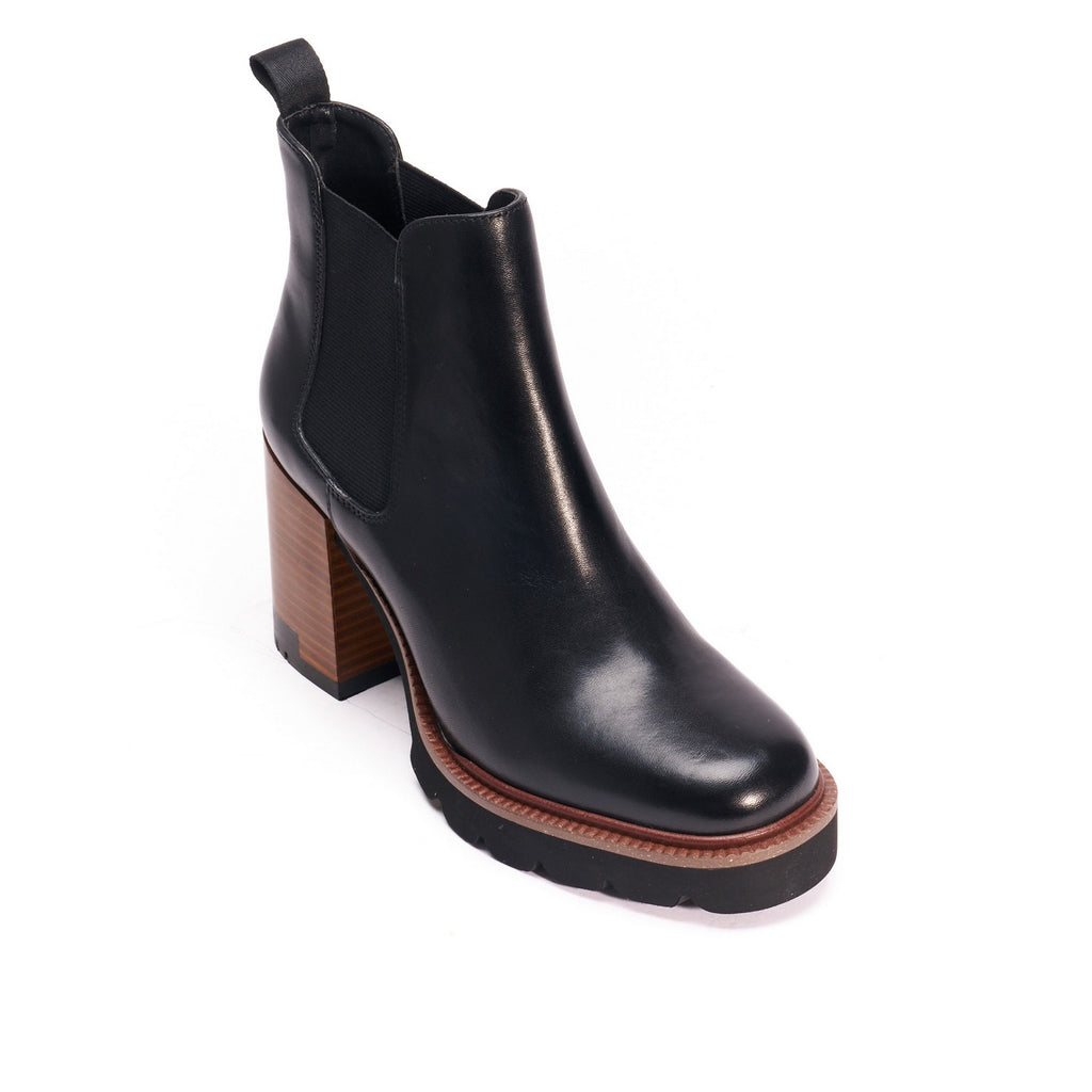 Heeled Chelsea Boots - Black - Women
