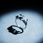 Anillo "Zafiro Floral" Oro Blanco 375/1000 - Oro Blanco 375/1000