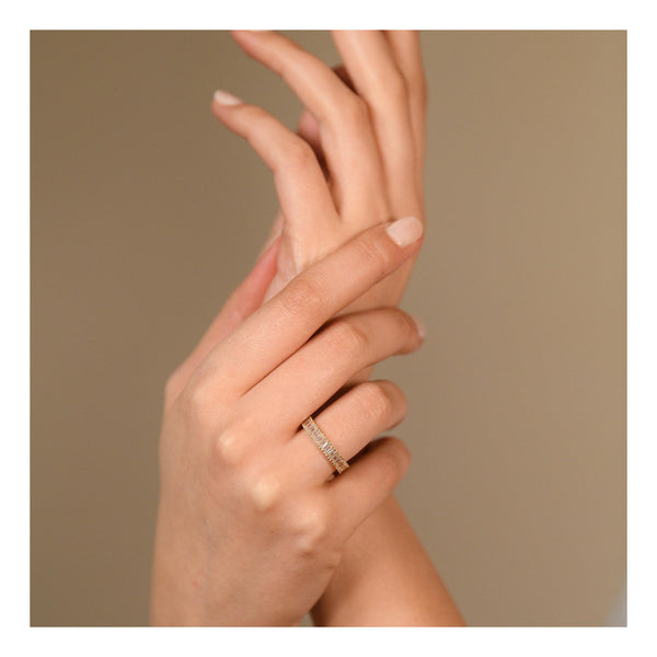 Ring "Grey" i 375/1000 gult guld och zirkon