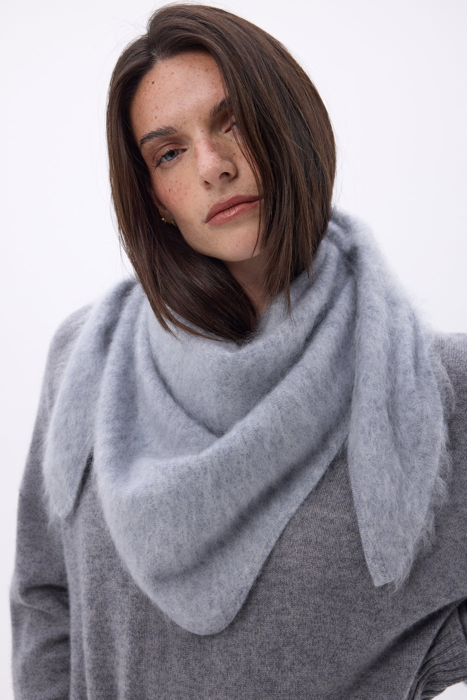 Bandana triangular oversize – cachemira cepillada Brea - gris claro - mujer