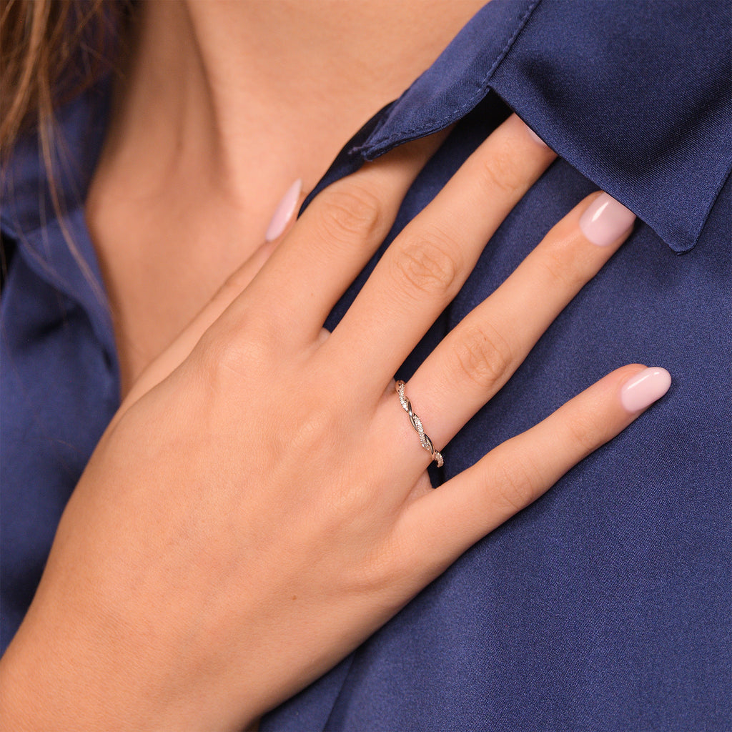 Bague "Entortillement" Diamant 0,06Cts/29
