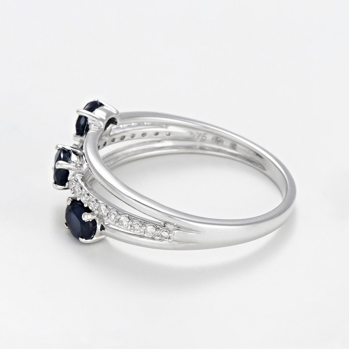 Anillo "Trío De Zafiro" D0,09Ct/20 + Zafiro0,69Ct/3