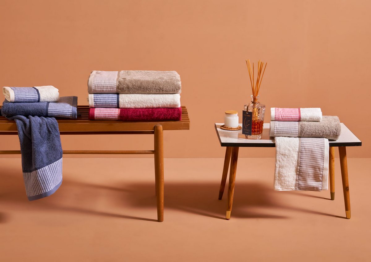 Castellina Bath And Guest Towel Set - Ivory/Denim