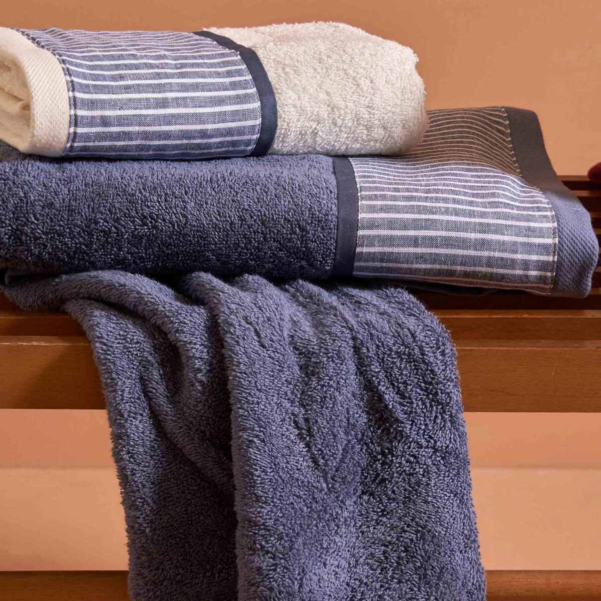Castellina Bath And Guest Towel Set - Ivory/Denim