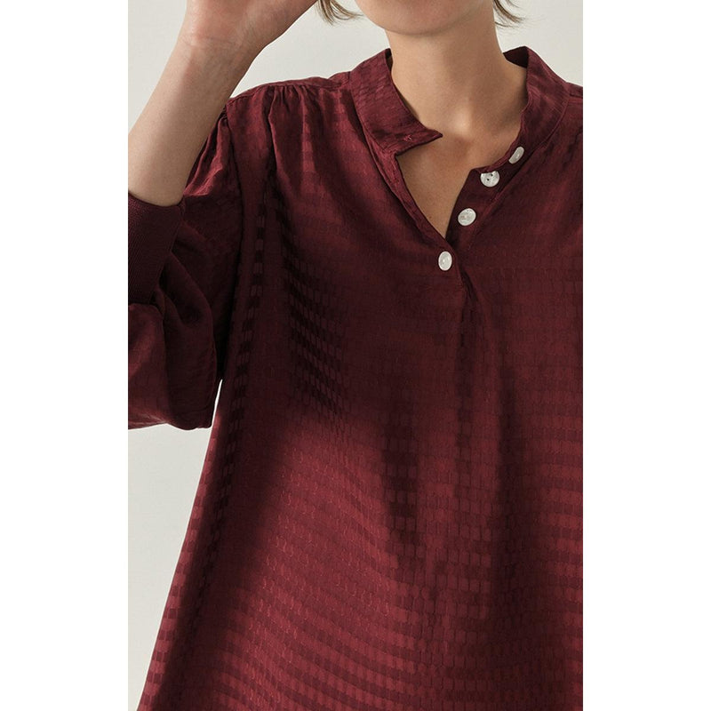 Vestido corto holgado con cuello abotonado - Cardinal - Mujer