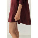 Vestido corto holgado con cuello abotonado - Cardinal - Mujer