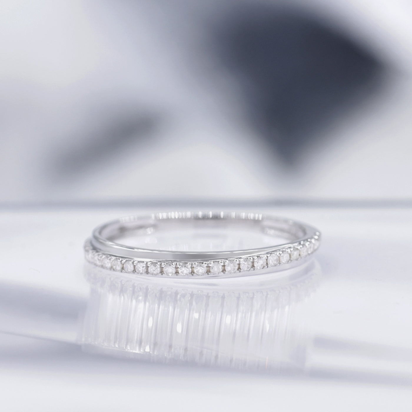 Bague "Alliance Divine" Diamants 0,12/24 - Or Blanc 375/1000