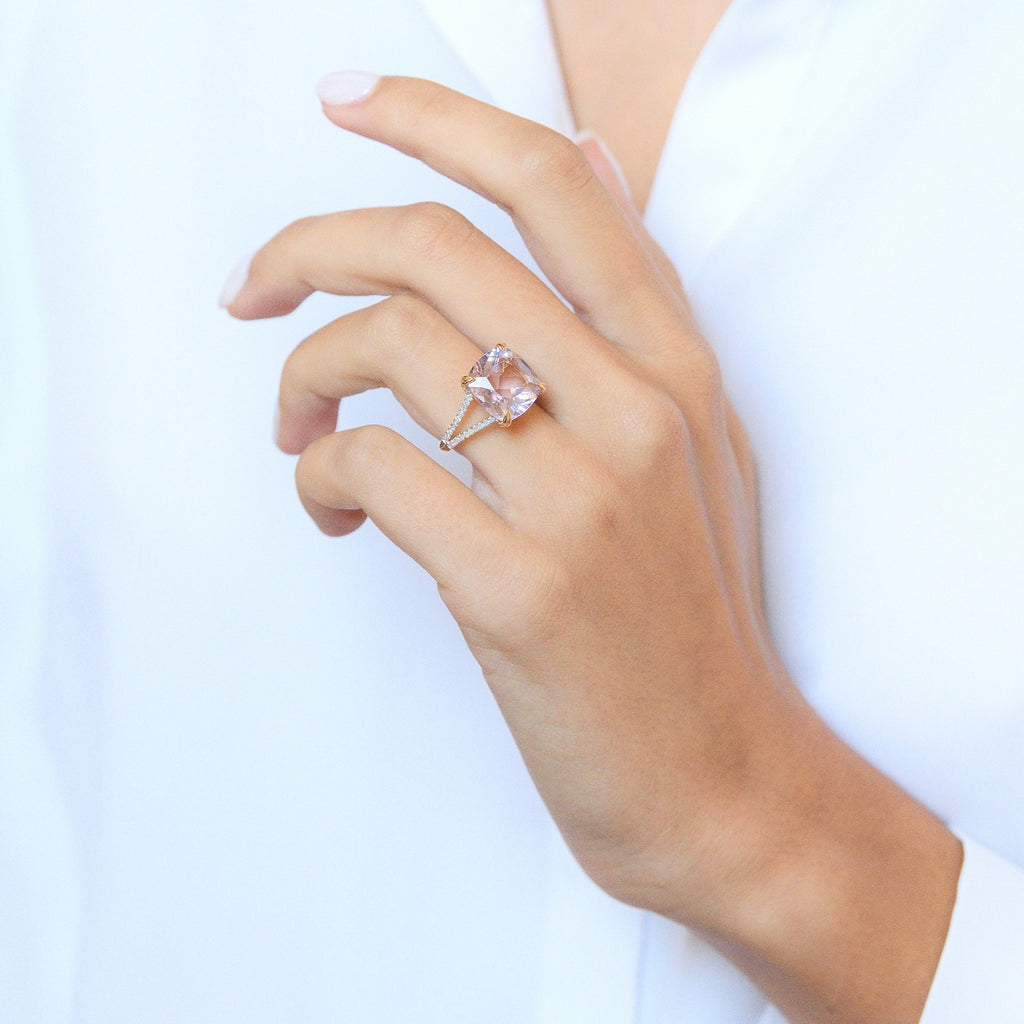 Anillo "Pink Fiction" Diamantes 0.25/40 y Amatista Rosa 7.92/1 - Oro amarillo 375/1000