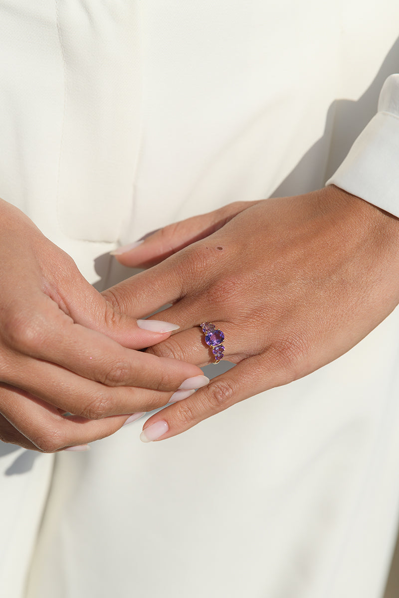 "Violet Hill" Amethyst Ring 3.23/5 - 375/1000 Yellow Gold