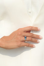 Anillo "Blue Hill" con topacio azul suizo, azul Londres y azul cielo - Oro blanco 375/1000